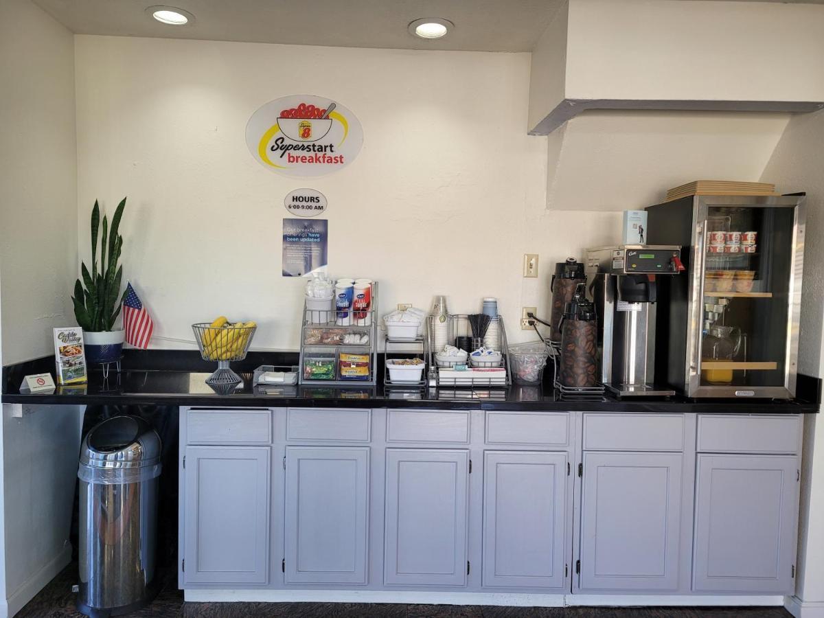 Super 8 By Wyndham Arkadelphia Caddo Valley Area Екстериор снимка