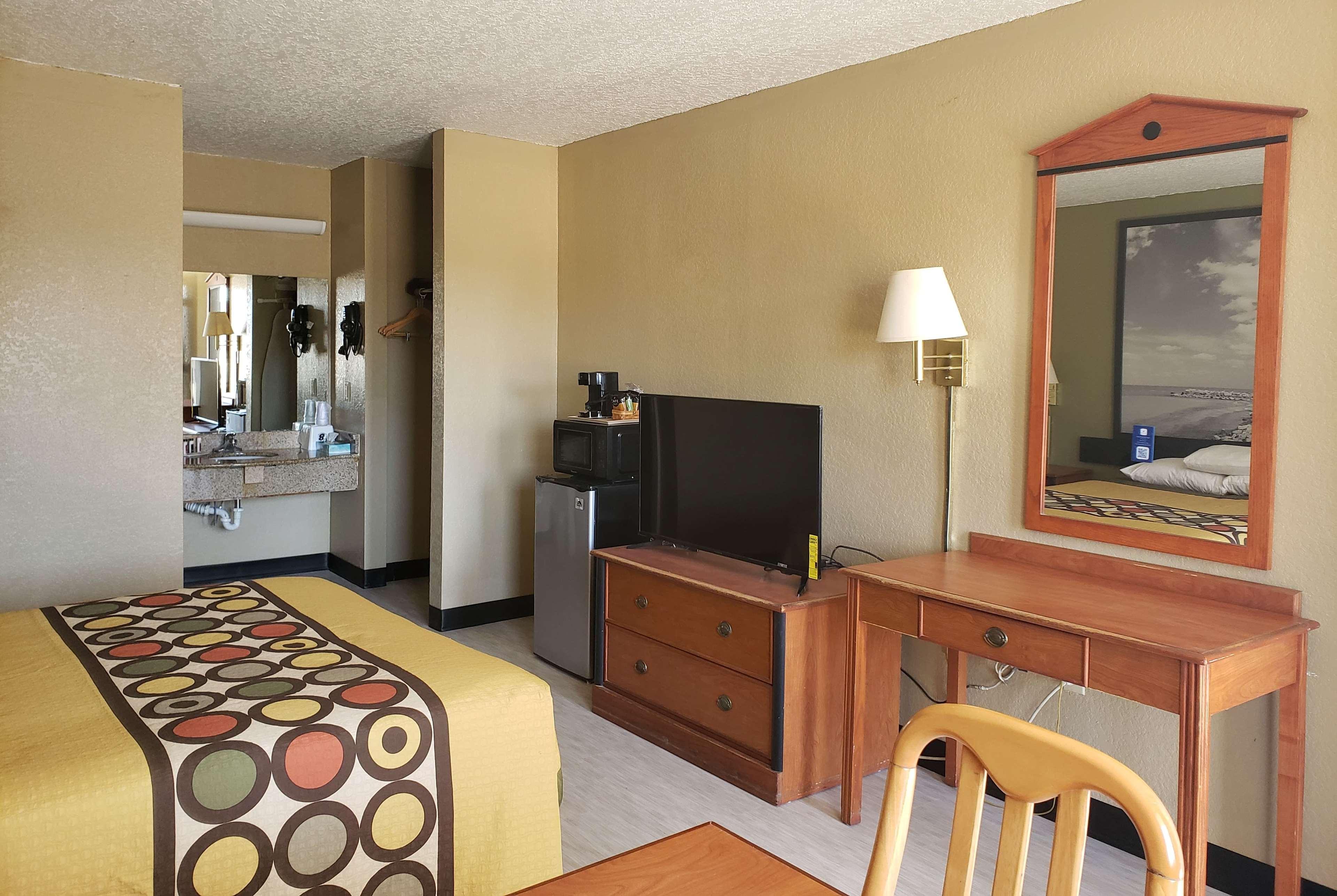 Super 8 By Wyndham Arkadelphia Caddo Valley Area Екстериор снимка