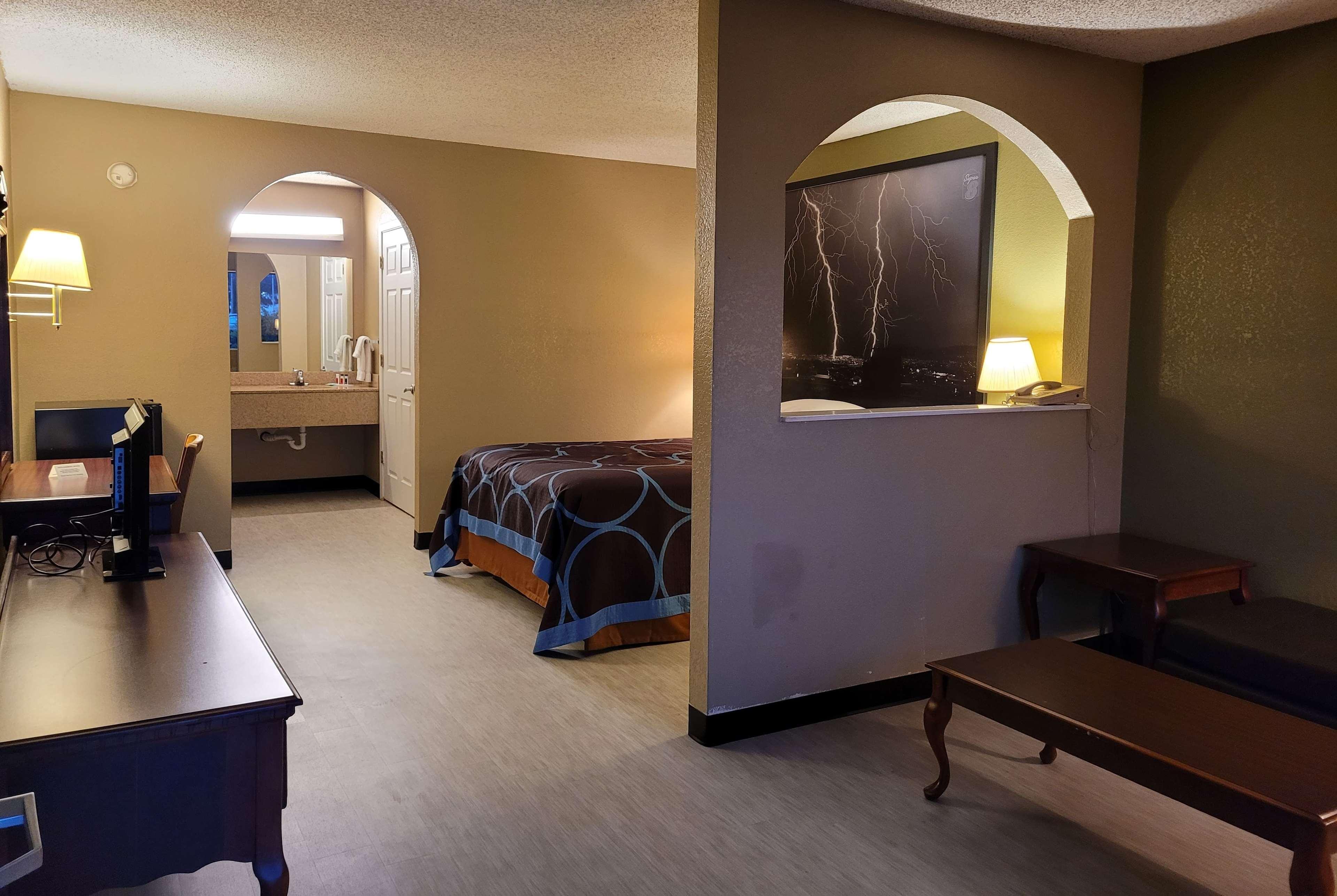 Super 8 By Wyndham Arkadelphia Caddo Valley Area Екстериор снимка