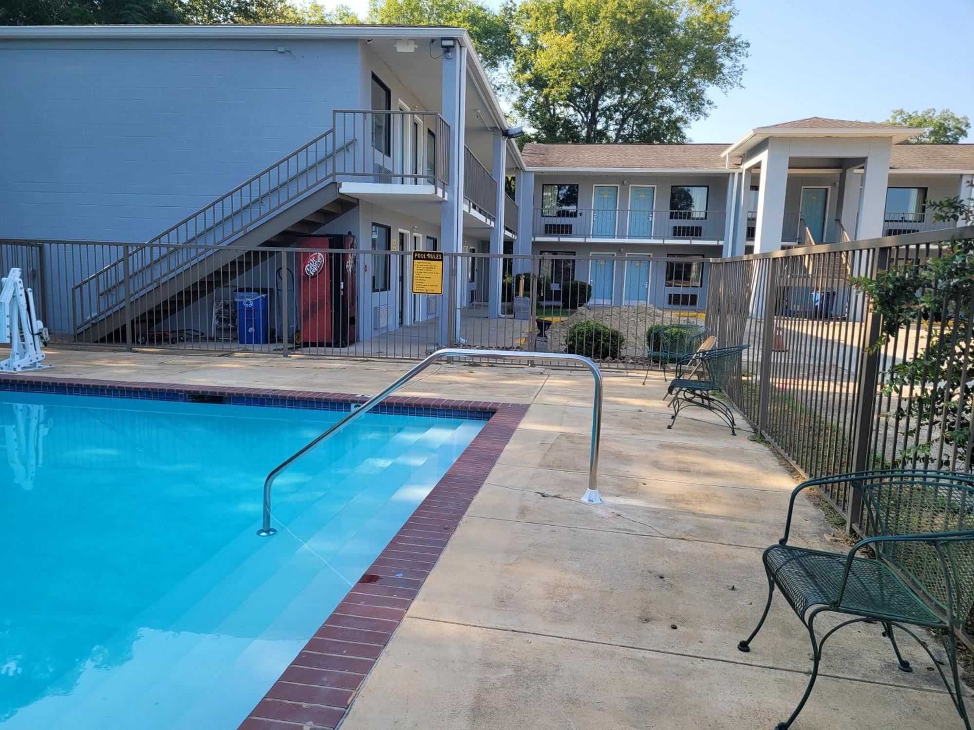 Super 8 By Wyndham Arkadelphia Caddo Valley Area Екстериор снимка