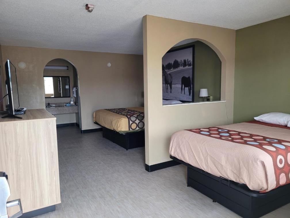 Super 8 By Wyndham Arkadelphia Caddo Valley Area Екстериор снимка
