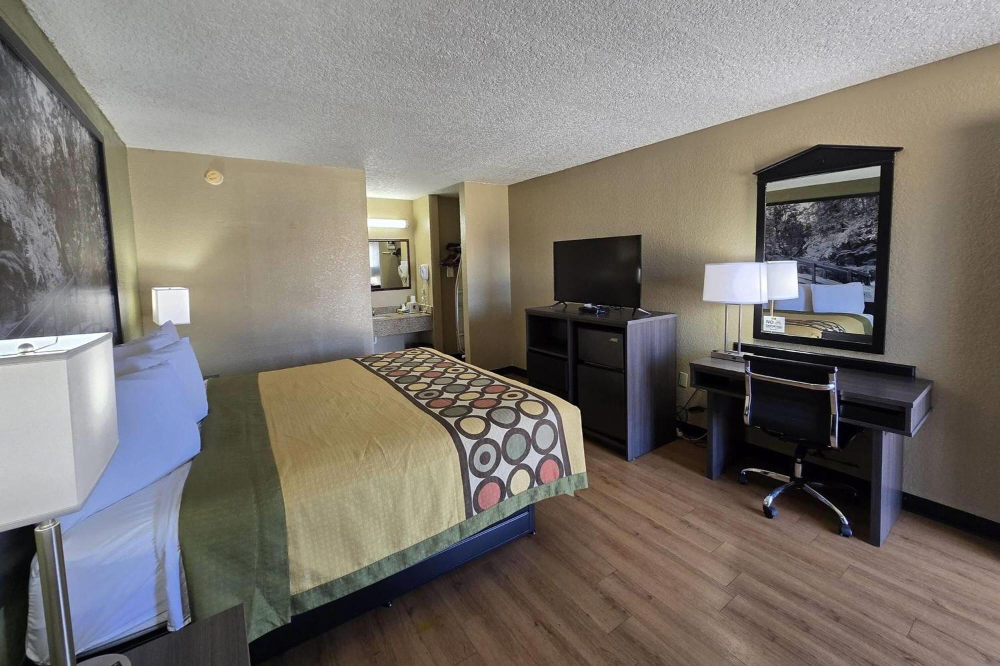 Super 8 By Wyndham Arkadelphia Caddo Valley Area Екстериор снимка